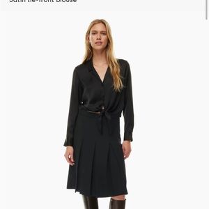 Aritiza Wilfred Tie-front Blouse in Black